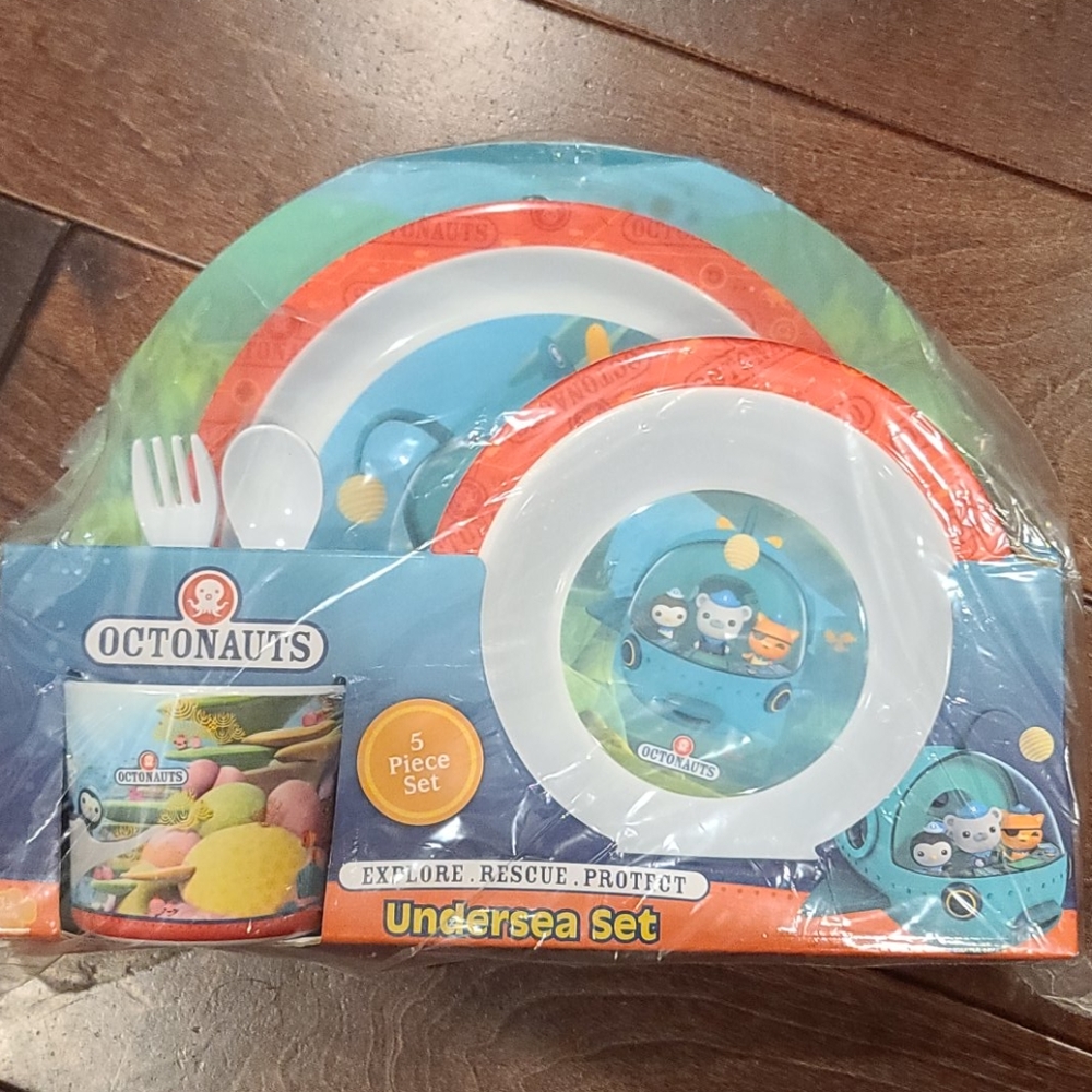 Octonauts 5 pc mealtime feeding set.
